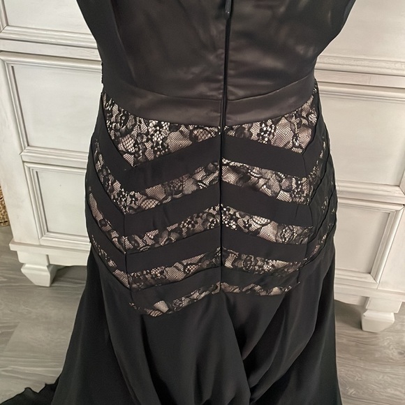 Elegant black tie evening black/lace evening dress size 7/8 - Picture 6 of 8
